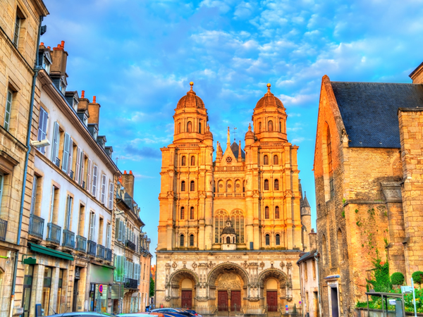 小城多精彩 - 纵深法兰西炫彩10日之旅（2026新） 第 1 天