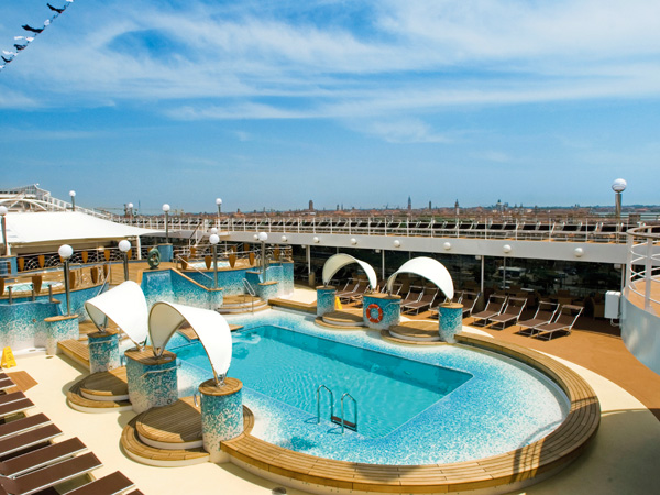 （瓦伦西亚上下船）伊比萨岛＋撒丁岛＋意大利＋南法 第 3 天